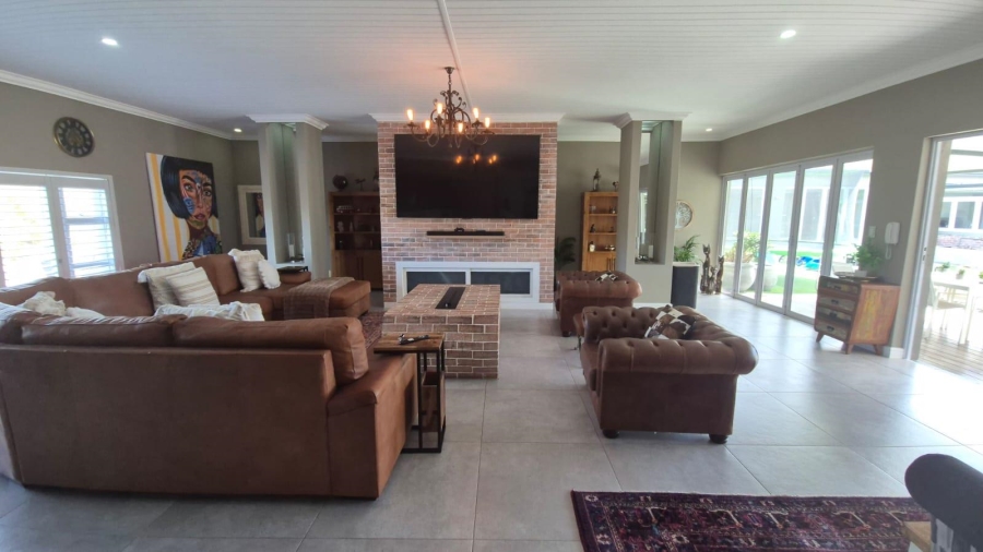 To Let 6 Bedroom Property for Rent in Num Num Cape Estate Western Cape